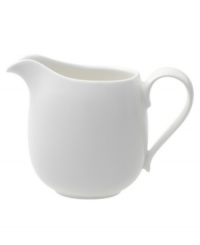 Fresh modern. Sheer white china in a clean round shape inspires simply harmonious dining. A soft fluidity and radiant glaze give this covered sugar bowl quiet elegance and lasting appeal. From Villeroy & Boch's collection of serveware and serving dishes. Fresh modern. Sheer white china in a clean round shape inspires simply harmonious dining. A soft fluidity and radiant glaze give this covered sugar bowl quiet elegance and lasting appeal. From Villeroy & Boch's collection of serveware and serving dishes.
