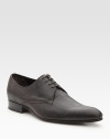 Timeless lace-ups fit for the office and beyond in vegetable-tanned leather. Leather lining Leather sole Made in Italy 