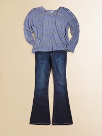 This pretty, oversized knit is updated with shoulder button detail and billowy sleeves for a cool look.ScoopneckLong sleevesPullover style82% rayon/13% polyester/5% spandexMachine washImported This pretty, oversized knit is updated with shoulder button detail and billowy sleeves for a cool look.ScoopneckLong sleevesPullover style82% rayon/13% polyester/5% spandexMachine washImported