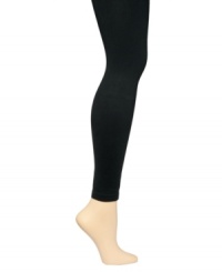 The ideal item for a classic, solid shade look: these stretchy DKNY leggings are a must-have this season. The ideal item for a classic, solid shade look: these stretchy DKNY leggings are a must-have this season.