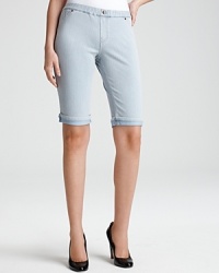 Your favorite boyfriend short now comes in stretchy denim! Your favorite boyfriend short now comes in stretchy denim!