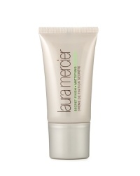 Mattifying is a fresh, shine-controlling liquid-gel designed with the needs of oily skin in mind. Primarily for touchups throughout the day over makeup, this innovative formula ‘soaks up' facial oil; mattifying the skin on contact. The lightweight gel instantly absorbs excess oil and removes shine for hours, leaving a translucent, matte finish. Gentle enough to use over any Laura Mercier foundation. Oil-free, paraben-free, and fragrance-free. Mattifying is a fresh, shine-controlling liquid-gel designed with the needs of oily skin in mind. Primarily for touchups throughout the day over makeup, this innovative formula ‘soaks up' facial oil; mattifying the skin on contact. The lightweight gel instantly absorbs excess oil and removes shine for hours, leaving a translucent, matte finish. Gentle enough to use over any Laura Mercier foundation. Oil-free, paraben-free, and fragrance-free.