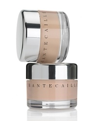 Chantecaille's Future Skin is an innovative oil-free gel foundation with a refreshing, lightweight texture. This unique formula is composed of 60% charged water, which transfers moisture into the skin without the use of oil as an emullsifier. Future Skin is made with reflective circlur pigments that provide adjustable coverage (medium to full) and ease the appearance of flaws. It is also loaded with natural botanicals - including aloe, camomile and arnica - that work to calm irritation and soothe sensitive skin. Rosemary, green tea and rice bran help prevent environmentally-caused oxidation.