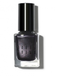 A little bit uptown, a little bit downtown. Bobbi's shimmering polish looks striking on all skin tones. The epitome of Bobbi's Caviar & Oyster Collection, this polish adds a little edgy-luxe to nails and is just the right amount of tough. Made in France. 