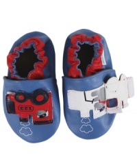 Full steam ahead! He'll be raring to go in these Robeez shoes made for easy movement, grip and muscle development. Full steam ahead! He'll be raring to go in these Robeez shoes made for easy movement, grip and muscle development.
