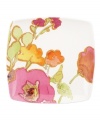 In an inspiring display of alluring watercolors, the Floral Fusion accented square plates offer a bright, contemporary addition to your table. Mix and match across the Lenox Floral Fusion dinnerware collection for a stunning presentation.