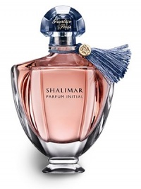 Shalimar Parfum Initial is an initiation to sensuality. Discover this luminous amber-floral fragrance. The fresh burst of bergamot gives way to a delicate floral heart: an orchestrated overdose of rose, jasmine and iris. The vanilla and tonka bean base instantly creates addiction, like the captivating feel of cashmere on bare skin. 