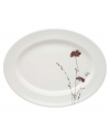 A flourish of thistles and starkly elegant vines add natural charm to this platter. The perfect collection for everyday to formal dining, Flourish dinnerware goes easily from oven to table to dishwasher.