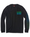 Great looking solid long sleeve t-shirt by Quicksilver.