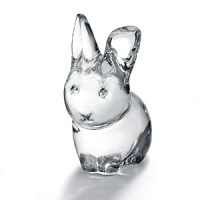 Cute as can be, this sweet bunny, designed by Wan Ya Hui, is a charming way to mark birthdays and special occasions. Cute as can be, this sweet bunny, designed by Wan Ya Hui, is a charming way to mark birthdays and special occasions.