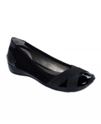 Stay stylish, even as you run about town in Kenneth Cole Reaction's Winkey sports flats. Stay stylish, even as you run about town in Kenneth Cole Reaction's Winkey sports flats.