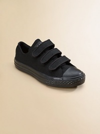 This monochromatic version of a comfortable, signature style has easy grip-tape straps that make them simple to put on and take off.Grip-tape closures Canvas upper Cotton canvas lining Rubber sole Traditional Chuck insole Imported This monochromatic version of a comfortable, signature style has easy grip-tape straps that make them simple to put on and take off.Grip-tape closures Canvas upper Cotton canvas lining Rubber sole Traditional Chuck insole Imported