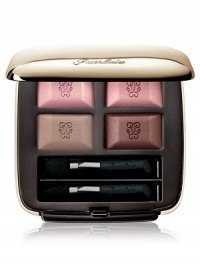 An ultra-chic case with two contrasting duos and unlimited combinations. Each gorgeous palette gives you two strong colors that set the tone, along with two delicate, neutral shades so you can play with nuances and adjust your look to suit your mood. These new-generation eyeshadows also play up the power of contrasts between matte and iridescent. 