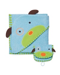 Crafted from soft cotton terry cloth, the large hooded towel and coordinating puppy bath mitt wraps baby in cozy comfort during and after bath time. Crafted from soft cotton terry cloth, the large hooded towel and coordinating puppy bath mitt wraps baby in cozy comfort during and after bath time.