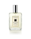 Jo Malone Scent Surround Spray may be used to scent the skin as well as to extend fragrance to linens and soft furnishings. Pure and inviting, Acqua di Limone brings the revitalizing scent of lime to life.