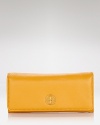 And the envelope goes to...Take award winning style out for the evening with this leather clutch from Tory Burch, ideally sized to go from dinner to dancing without a style misstep.