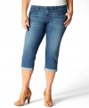 Featuring a tilted rise for fuller coverage, Levi's plus size capri jeans are must-haves for your spring wardrobe-- pair them with the season's latest tanks and tees!