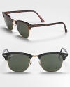 These timelessly chic sunglasses feature a simple and straightforward design.