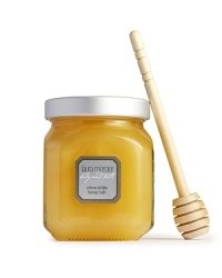 Laura Mercier Honey Bath has rich foaming bubbles to soothe your body and relax your mind, contains vitamin A&E to moisturize and condition. The Crème Brulee fragrance is a rich caramel & crème, with subtle nuances of French Vanilla beans & white musk.