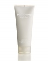 Light Blue Refreshing Body Cream is hydrating as it enhances fragrance application.