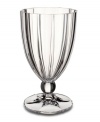 This sparkling, geometric-cut iced tea glass features a beautiful ball-accented stem that extends to an elegant bell shape.