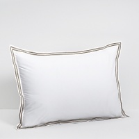 Hudson Park's Italian Percale collection is a simple and elegant cotton percale with double rows of satin stitching.