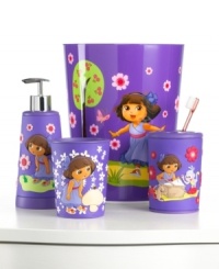 Go explorin'! Dora the Explorer is your go-to gal for a fun bath time with this Dora Picnic tumbler. Features a cheerful Dora surrounded by fresh flowers and bright hues your kids will go crazy for.