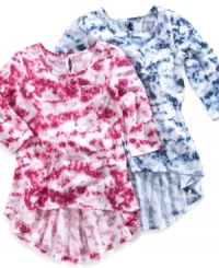 Trendy and casually chic hi-low top with allover tie-dye print by Jessica Simpson.