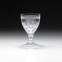 Pearl is a delightful combination of complex cutting and engraving, and features some of the prettiest motifs of the 18th and 19th centuries. The string of pearls is especially appealing as well as the dramatic starburst wheel. Every detail of the decoration is cut entirely by hand, with hours of skilled work required to complete each piece. This design is one of the most popular designs in the collection as it combines a classical beauty with elegant style. Pearl is a delightful combination of complex cutting and engraving, and features some of the prettiest motifs of the 18th and 19th centuries. The string of pearls is especially appealing as well as the dramatic starburst wheel. Every detail of the decoration is cut entirely by hand, with hours of skilled work required to complete each piece. This design is one of the most popular designs in the collection as it combines a classical beauty with elegant style.