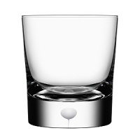 Designer Erika Lagerbielke created the successful Intermezzo glass series over 20 years ago and the handmade glass with its characteristic blue drop can be found in many homes around the world. This popular series is now available with a stylish transparent white drop. Intermezzo Satin is a sober glass that is suitable for all festive occasions; elegant and innocent white for weddings or graduations, or a crisp white for the winter's many celebrations. Designer Erika Lagerbielke created the successful Intermezzo glass series over 20 years ago and the handmade glass with its characteristic blue drop can be found in many homes around the world. This popular series is now available with a stylish transparent white drop. Intermezzo Satin is a sober glass that is suitable for all festive occasions; elegant and innocent white for weddings or graduations, or a crisp white for the winter's many celebrations.