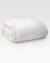 Plush, cozy goose down encased in a finespun cotton sateen cover, for the ultimate in luxury and warmth.15-inch baffled construction100% Polish goose down fill100% German cotton sateen down-proof cover700+ fill powerMachine washMade in USA