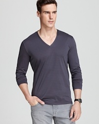 Bring a bit of distinction to your casual weekend plans with this lightweight tee design. Note the stripe pattern – it's bolder on the inside, bleeding through for an understated, deft touch. Bring a bit of distinction to your casual weekend plans with this lightweight tee design. Note the stripe pattern – it's bolder on the inside, bleeding through for an understated, deft touch.