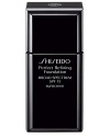 A light liquid foundation that blends seamlessly to instantly erase conspicuous pores, acne scars, and skin roughness for perfectly even, long-lasting coverage. Minimizes shine while optimizing the moisture balance of the skin. Offers an exquisitely smooth, refined finish for 15 beautiful hours.Exclusive Hydro-Producing Complex optimizes skin moisture levels and provides long-lasting hydration.