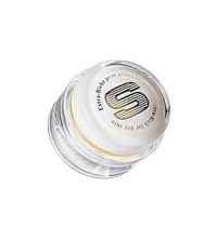 Moisturizing and nourishing Anti-aging skin care for dry or very dry skin. Designed for the ultimate comfort of dry skin (genetic heritage, mature skin lacking sufficient amount of lipids, skin weakened by environmental conditions) Sisleÿa Global Anti-Age Extra-Rich for dry skin has highly regenerating proprieties. Its anti-aging formula provides the skin with the necessary stimulants to rediscover the mechanisms of young skin. The extra-rich version of Sisleÿa improves the skin's tonicity and resilience, helping it regenerate and protect itself. Specific lipids have been added to the Sisleÿa Global Anti-Age formula to provide hydratation and nutrition: - Specific glycerides present in sunflower oil. - Phytosqualane derived from olive oil. - A glucolipid of plant origin (corn and coconut oil) Moisturizing and nourishing Anti-aging skin care for dry or very dry skin. Designed for the ultimate comfort of dry skin (genetic heritage, mature skin lacking sufficient amount of lipids, skin weakened by environmental conditions) Sisleÿa Global Anti-Age Extra-Rich for dry skin has highly regenerating proprieties. Its anti-aging formula provides the skin with the necessary stimulants to rediscover the mechanisms of young skin. The extra-rich version of Sisleÿa improves the skin's tonicity and resilience, helping it regenerate and protect itself. Specific lipids have been added to the Sisleÿa Global Anti-Age formula to provide hydratation and nutrition: - Specific glycerides present in sunflower oil. - Phytosqualane derived from olive oil. - A glucolipid of plant origin (corn and coconut oil)