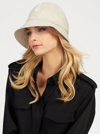 A classic style to keep you dry from the elements. CottonBrim, about 2Dry cleanImported