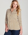 A subtle chain-link print lends luxe inspiration to a MICHAEL Michael Kors Plus shirt for a glamorous 9-to-5 option.