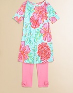 As pretty as a party dress, as comfy as her favorite tee, in a splashy print of oversized flowers on subtly slubbed cotton knit.Boat necklineElbow-length sleevesPullover stylingSlightly flared shapeCottonMachine washImported
