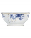 Like a traditional Toile pattern, the elegant blooms that grace the Lenox Garden Grove vegetable bowl render any setting timeless. Gold leaf accents and luxurious banding contrast classic bone china with of-the-moment style.