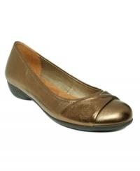 The Achelle from Hush Puppies offers two of our favorite things: casual chic and consistent comfort! Made in stylish nappa leather or metallic leather, the round-toe flat silhouette and man-made flex sole guarantee that you'll want to wear them again and again. The Achelle from Hush Puppies offers two of our favorite things: casual chic and consistent comfort! Made in stylish nappa leather or metallic leather, the round-toe flat silhouette and man-made flex sole guarantee that you'll want to wear them again and again.