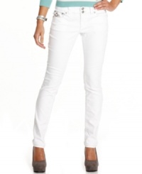 Step-up your back pocket game with Grane's Alexa jeans! Featuring embroidered and rhinestone-studded pockets, here's a pair that's cool enough to transition through the seasons. Step-up your back pocket game with Grane's Alexa jeans! Featuring embroidered and rhinestone-studded pockets, here's a pair that's cool enough to transition through the seasons.