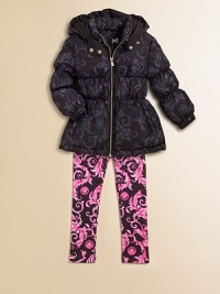 A toasty puffer with detachable hood, stand collar and slash pockets, adorned with Medusa logo and floral print.Detachable hoodStand collarLong sleeves with elasticized cuffsFull-zip frontSide slash pocketsElastic waistFully linedPolyamideMachine washMade in Italy A toasty puffer with detachable hood, stand collar and slash pockets, adorned with Medusa logo and floral print.Detachable hoodStand collarLong sleeves with elasticized cuffsFull-zip frontSide slash pocketsElastic waistFully linedPolyamideMachine washMade in Italy