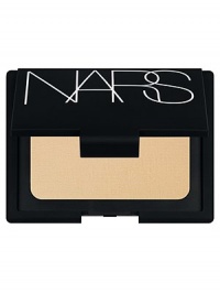 Lightweight formula provides flexible coverage and protection against harmful UVA and UVB rays. Luxurious refillable compact prepares complexion and covers imperfections without appearing visible on the skin. Lightweight formula provides flexible coverage and protection against harmful UVA and UVB rays. Luxurious refillable compact prepares complexion and covers imperfections without appearing visible on the skin.