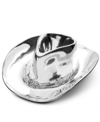 Serve it up cowboy style. This ready-for-the-rodeo chip and dip is Texan through and through with a wide brim and buckle detail in ultra-durable Wilton Armetale metal. Toss it on the grill or stove to get dips piping hot. Serve it up cowboy style. This ready-for-the-rodeo chip and dip is Texan through and through with a wide brim and buckle detail in ultra-durable Wilton Armetale metal. Toss it on the grill or stove to get dips piping hot.