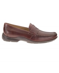 Finally, a pair of men's casual shoes that's soft, breathable, and comfortable. These Hush Puppies loafers have all you need to walk confidently through your day. Finally, a pair of men's casual shoes that's soft, breathable, and comfortable. These Hush Puppies loafers have all you need to walk confidently through your day.