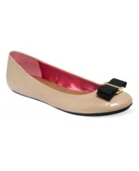 Patent leather and a feminine elastic bow? Yes. Please. Replace your workday flats with the Fablola by Isaac Mizrahi New York every once in a while for a look that's full of shine and contrast. Patent leather and a feminine elastic bow? Yes. Please. Replace your workday flats with the Fablola by Isaac Mizrahi New York every once in a while for a look that's full of shine and contrast.