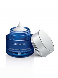 Extreme Line Reducing Re-Plumping Cream. An innovative new formula that addresses deep lines and wrinkles and takes into account damage from environmental and biological trauma. An exceptional treatment that fights deep wrinkles at their very source. Plumps up lines by guiding healthy fibroblasts to damaged areas. Triple action formula with an all-new active ingredient derived from elastin is combined with Memoxyle to stimulate skin regeneration. Extreme Line Reducing Re-Plumping Cream. An innovative new formula that addresses deep lines and wrinkles and takes into account damage from environmental and biological trauma. An exceptional treatment that fights deep wrinkles at their very source. Plumps up lines by guiding healthy fibroblasts to damaged areas. Triple action formula with an all-new active ingredient derived from elastin is combined with Memoxyle to stimulate skin regeneration.