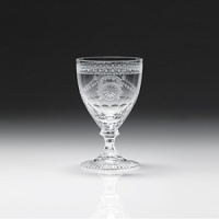 Pearl is a delightful combination of complex cutting and engraving, and features some of the prettiest motifs of the 18th and 19th centuries. The string of pearls is especially appealing as well as the dramatic starburst wheel. Every detail of the decoration is cut entirely by hand, with hours of skilled work required to complete each piece. This design is one of the most popular designs in the collection as it combines a classical beauty with elegant style. Pearl is a delightful combination of complex cutting and engraving, and features some of the prettiest motifs of the 18th and 19th centuries. The string of pearls is especially appealing as well as the dramatic starburst wheel. Every detail of the decoration is cut entirely by hand, with hours of skilled work required to complete each piece. This design is one of the most popular designs in the collection as it combines a classical beauty with elegant style.