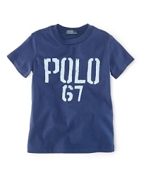 A classic tee is updated in a bold hue with a signature logo at the front. A classic tee is updated in a bold hue with a signature logo at the front.