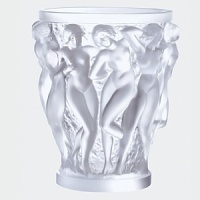 This breathtaking vase celebrates the beauty of the female figure. It's a work of art that invites admiration, and you'll want to display it proudly. This breathtaking vase celebrates the beauty of the female figure. It's a work of art that invites admiration, and you'll want to display it proudly.