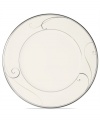 Fluid platinum scrolls glide freely throughout the beautiful fine china Platinum Wave dinner plates from Noritake. Easy to match with any decor, the fresh and elegant Platinum Wave collection of dinnerware and dishes exudes a timeless look for fine dining or luxurious everyday meals.